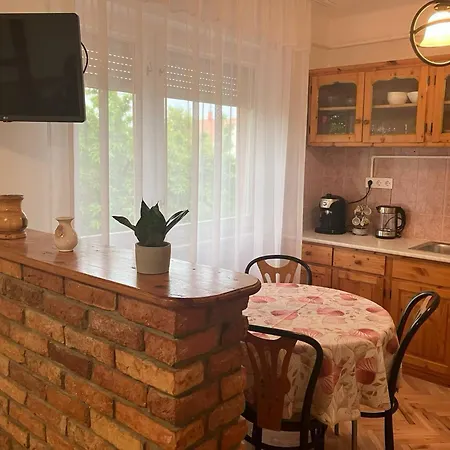 Anna Apartment *
